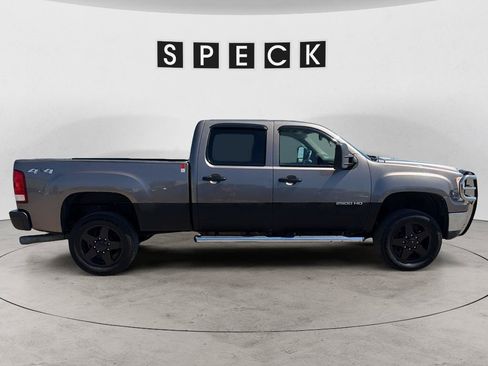 Used 2011 GMC Sierra 2500 SLT w/ SLT Convenience Package AWD/4WD image 4