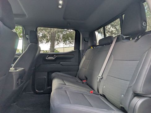 Used 2024 Chevrolet Silverado 1500 LT Trail Boss w/ Convenience Package II AWD/4WD image 18