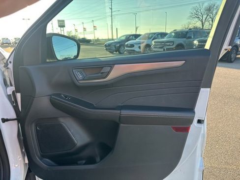 Used 2025 Ford Escape Active image 10
