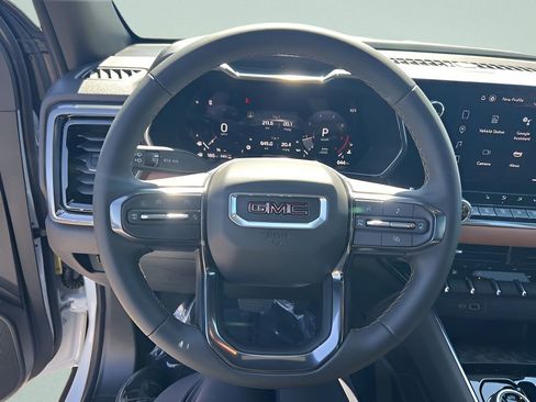 Used 2025 GMC Canyon AT4 w/ Nightfall Edition AWD/4WD image 16