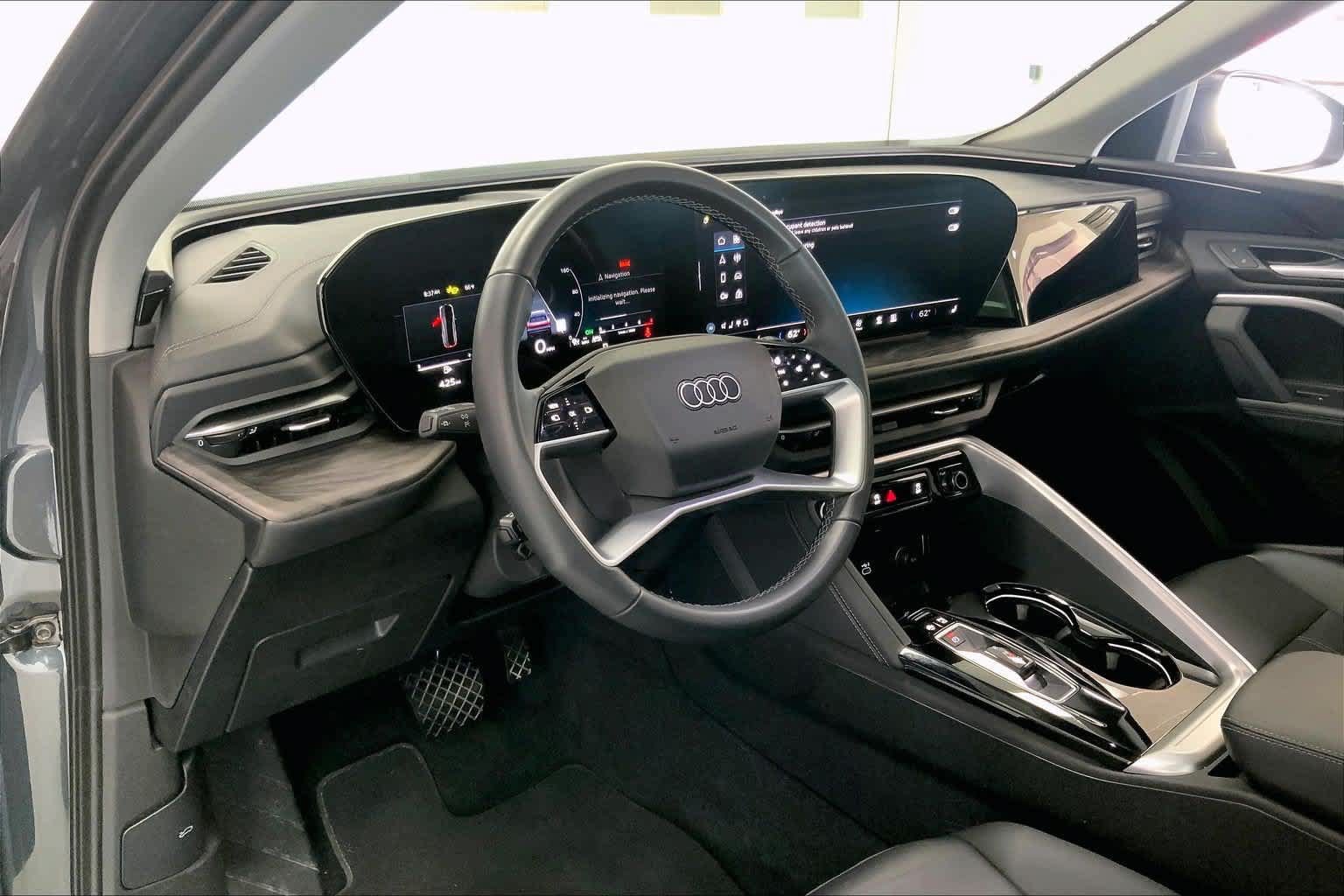 Certified 2025 Audi Q5 Premium w/ Convenience Package AWD/4WD image 2