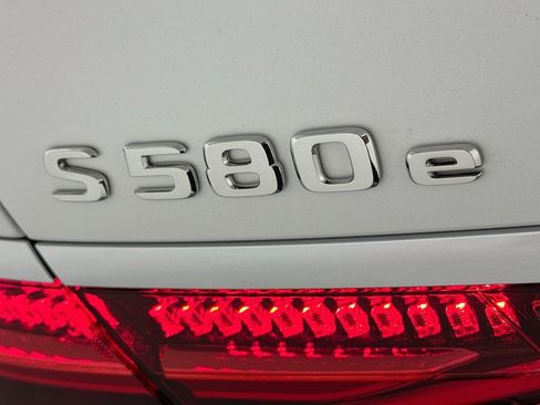 Certified 2026 Mercedes-Benz S 580e 4MATIC Sedan image 10