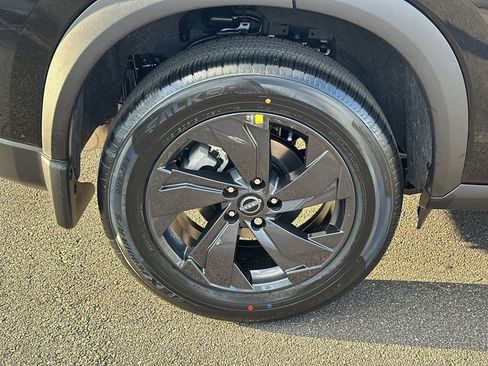 New 2026 Nissan Rogue SV FWD image 17