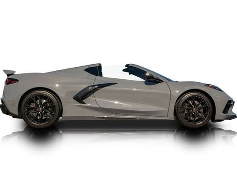Used 2025 Chevrolet Corvette Stingray Premium Cpe w/ Z51 Performance Package RWD image 2