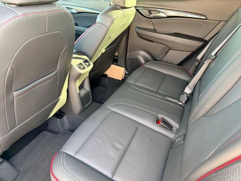 Used 2022 Buick Envision Essence w/ Technology Package I image 21