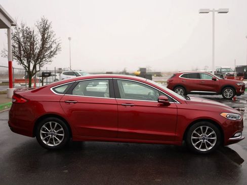 Used 2017 Ford Fusion Platinum image 4