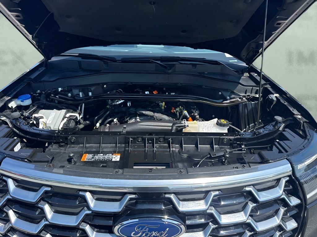 Used 2025 Ford Explorer Platinum AWD/4WD image 21