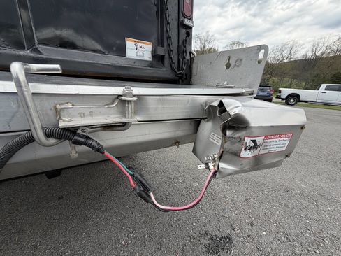 Used 2021 Ford F550 4x4 Regular Cab Super Duty image 7