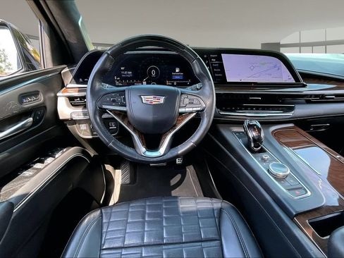 Used 2023 Cadillac Escalade ESV Sport Platinum w/ LPO, ONYX Package AWD/4WD image 5
