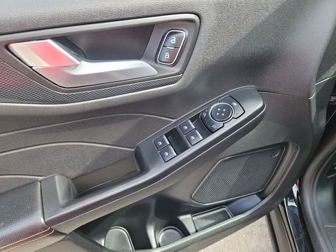 Used 2025 Ford Escape ST-Line image 15