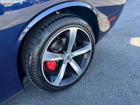 Used 2017 Dodge Challenger R/T image 7