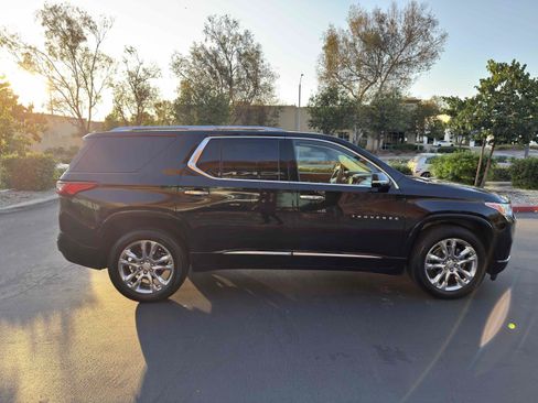 Used 2018 Chevrolet Traverse High Country w/ LPO, Cargo Package AWD/4WD image 8