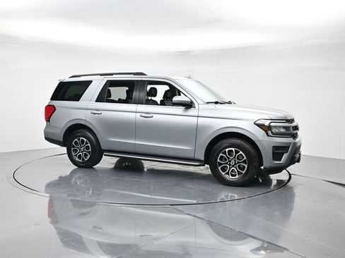 Certified 2023 Ford Expedition XLT AWD/4WD image 3