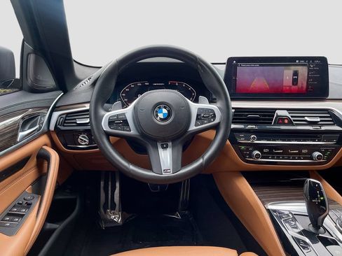 Used 2021 BMW M550i xDrive w/ Premium Package AWD/4WD image 25