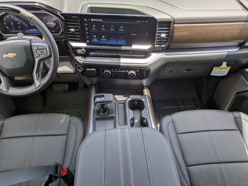 New 2026 Chevrolet Silverado 1500 High Country AWD/4WD image 8