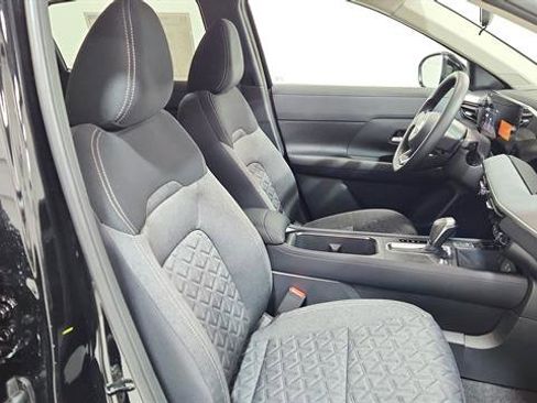 Certified 2026 Nissan Kicks SV FWD image 23