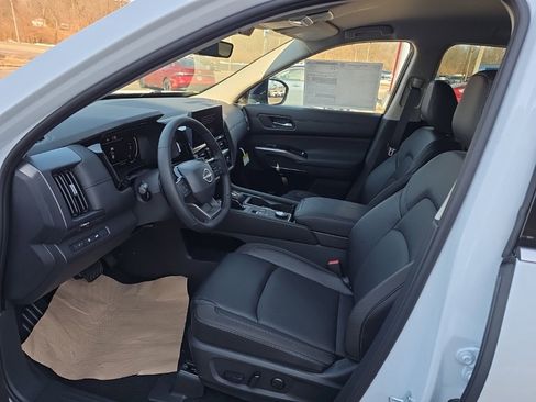 New 2026 Nissan Pathfinder SL image 15