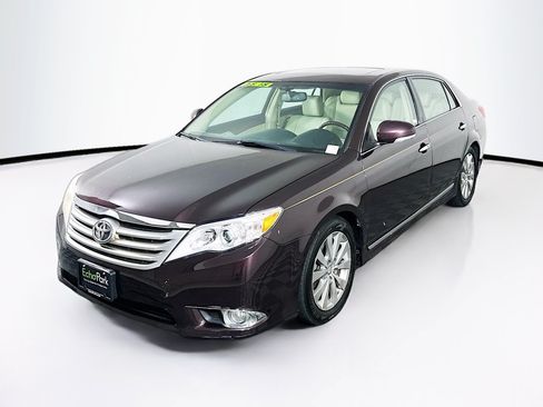 Used 2011 Toyota Avalon Limited FWD image 3