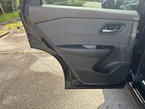 Used 2023 Nissan Rogue SV FWD image 21