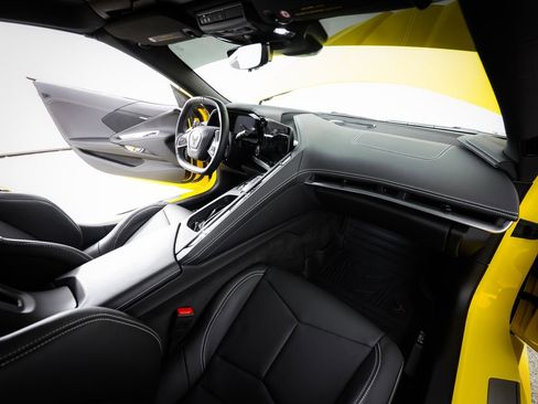 Used 2025 Chevrolet Corvette Stingray Coupe image 30