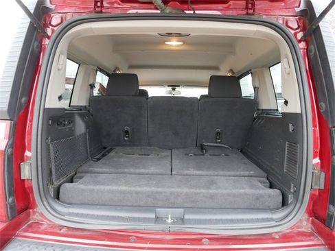 Used 2010 Jeep Commander Sport image 18