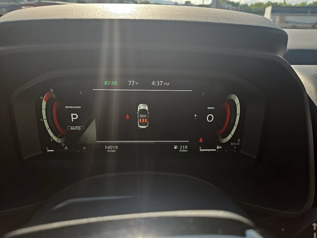 Used 2025 Nissan Rogue Platinum AWD/4WD image 17