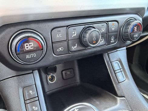 Used 2019 GMC Acadia SLT w/ Black Edition image 26