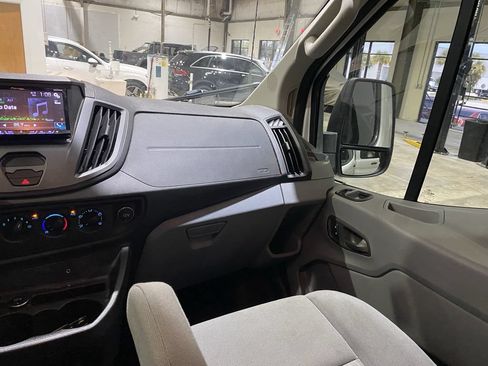 Used 2016 Ford Transit 350 XLT RWD image 4