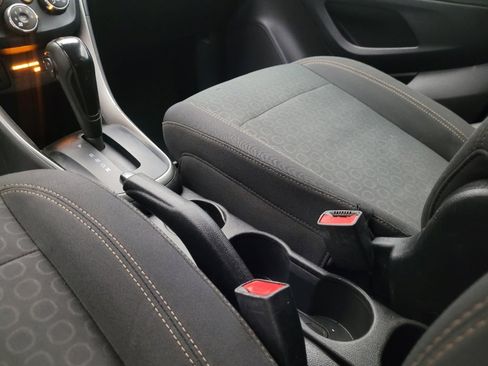 Used 2020 Chevrolet Trax LS w/ Tint and Cruise Package image 26