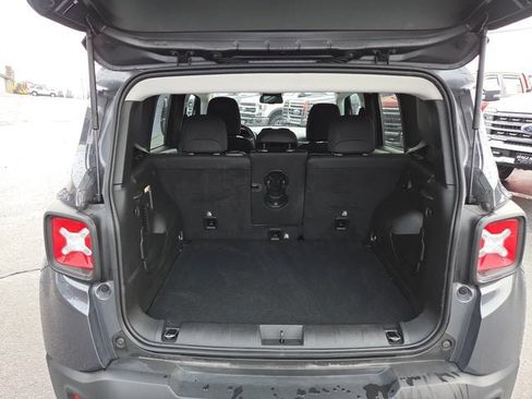 Used 2022 Jeep Renegade Latitude w/ Convenience Group image 12