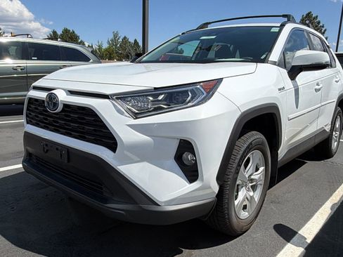 Used 2020 Toyota RAV4 XLE w/ Convenience Package AWD/4WD image 4