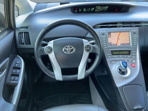 Used 2014 Toyota Prius Four image 28