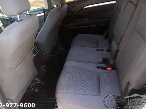 Used 2019 Toyota Highlander LE image 14