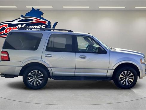Used 2017 Ford Expedition XLT image 9