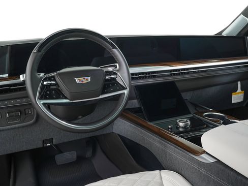 Used 2026 Cadillac Escalade Platinum Sport w/ LPO, Floor Liner Package image 19