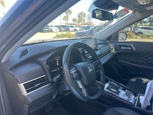 Used 2024 Mitsubishi Outlander SEL Black Edition image 14