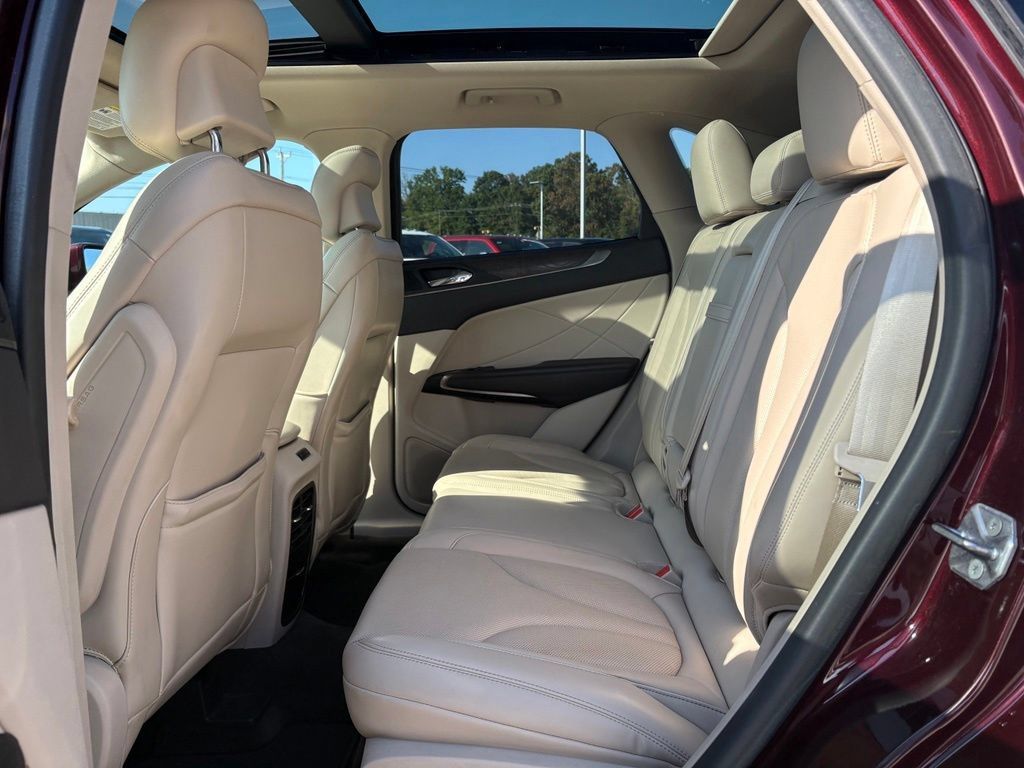 Used 2018 Lincoln MKC Reserve w/ Lincoln MKC Climate Package AWD/4WD image 15