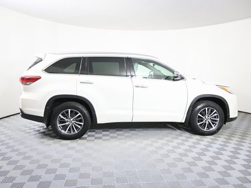 Used 2018 Toyota Highlander XLE image 7