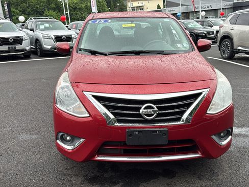 Used 2015 Nissan Versa FWD image 2