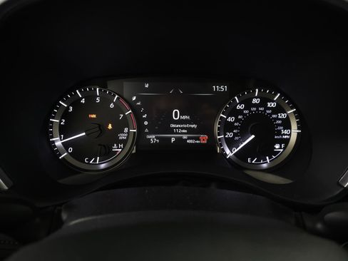 Used 2025 Toyota Highlander XLE image 21