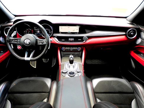 Used 2018 Alfa Romeo Stelvio Quadrifoglio w/ Driver Assist Dynamic Package AWD/4WD image 9