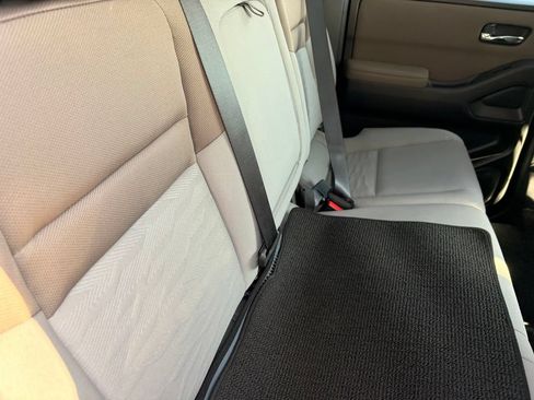 Certified 2022 Nissan Frontier SV RWD image 13