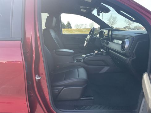 Used 2024 Chevrolet Colorado LT w/ LT Convenience Package III image 26