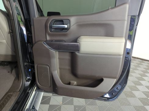 Used 2019 Chevrolet Silverado 1500 LTZ w/ LTZ Premium Package AWD/4WD image 32