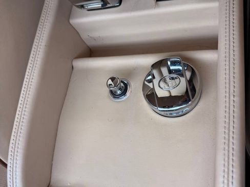 Used 2012 Bentley Mulsanne RWD image 51