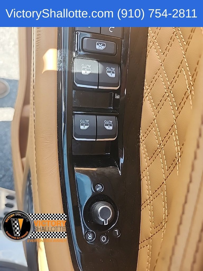 Used 2025 Jeep Grand Cherokee L Summit AWD/4WD image 24