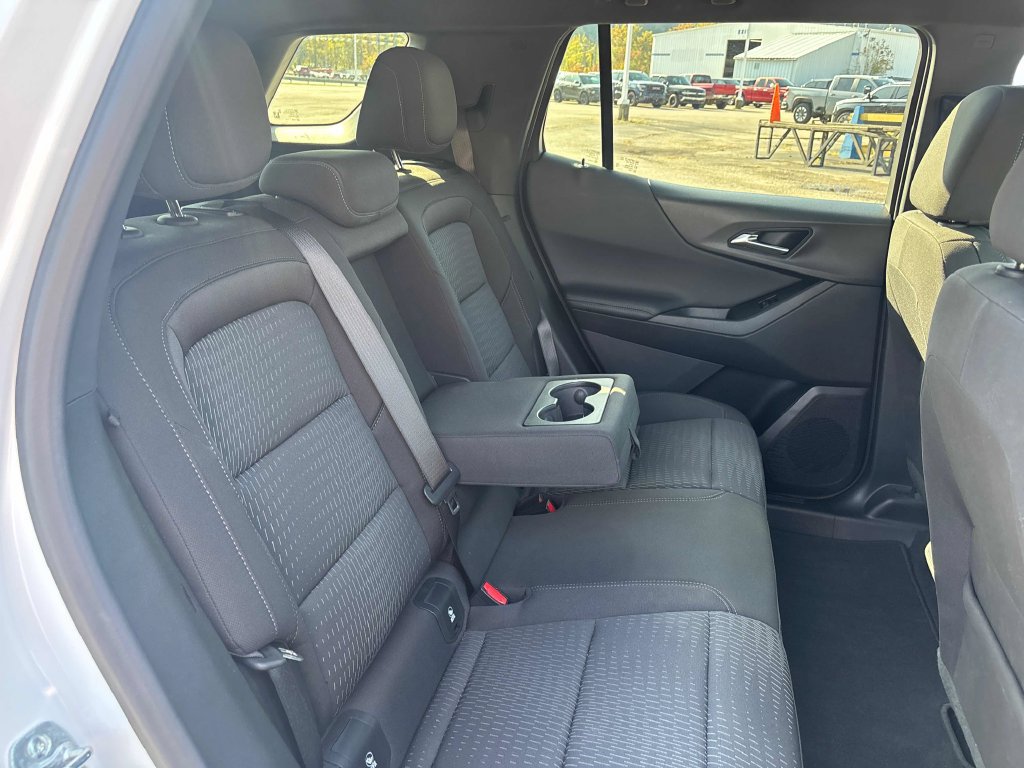 Used 2026 Chevrolet Equinox LT AWD/4WD image 25