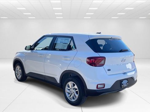 New 2026 Hyundai Venue SE image 4