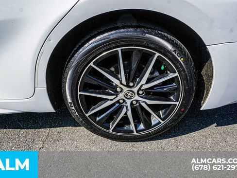 Used 2021 Toyota Camry SE image 17