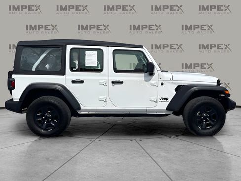 Used 2025 Jeep Wrangler Unlimited Sport AWD/4WD image 6